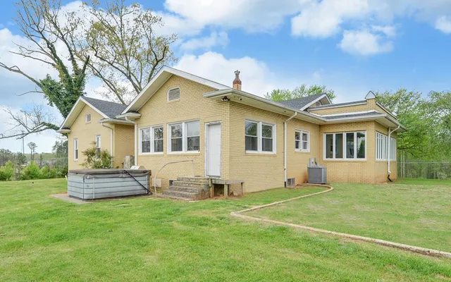 $534,777 | 2465 Blue Ridge Drive, Blue Ridge, GA 30513