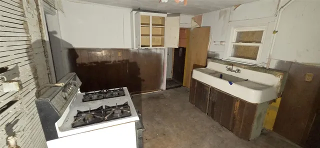 $39,900 | 28 Bayless Avenue, Binghamton, NY 13903