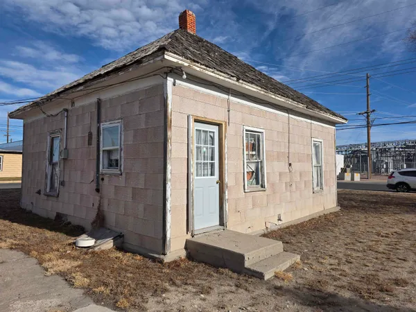 $30,000 | 1796 West C Street, Torrington, WY 82240