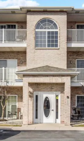 $164,900 | 2023 West 75th Place, Unit 22, Merrillville, IN 46410