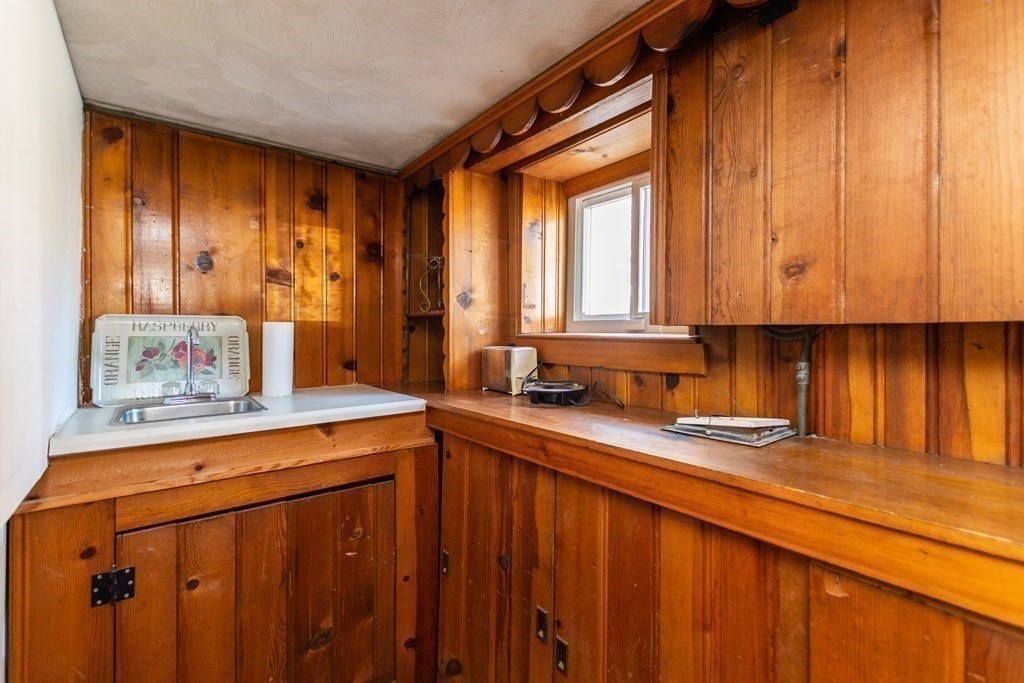 257 Beverly Road Brookline, MA 02467 - Photo 30 of 39 Gallery Image 30