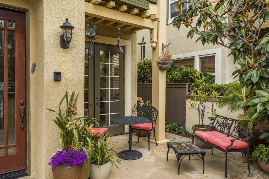 1356 Ranch Road Encinitas, CA 92024 - Photo 4 of 25 Charming front patio.
