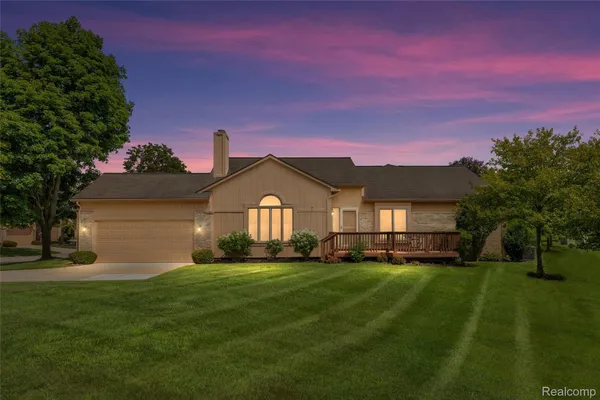 $375,000 | 35144 Knollwood Lane, Farmington, MI 48335