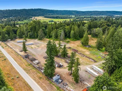 a view of a yard with mountain view