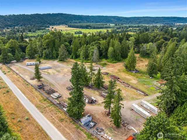 a view of a yard with mountain view