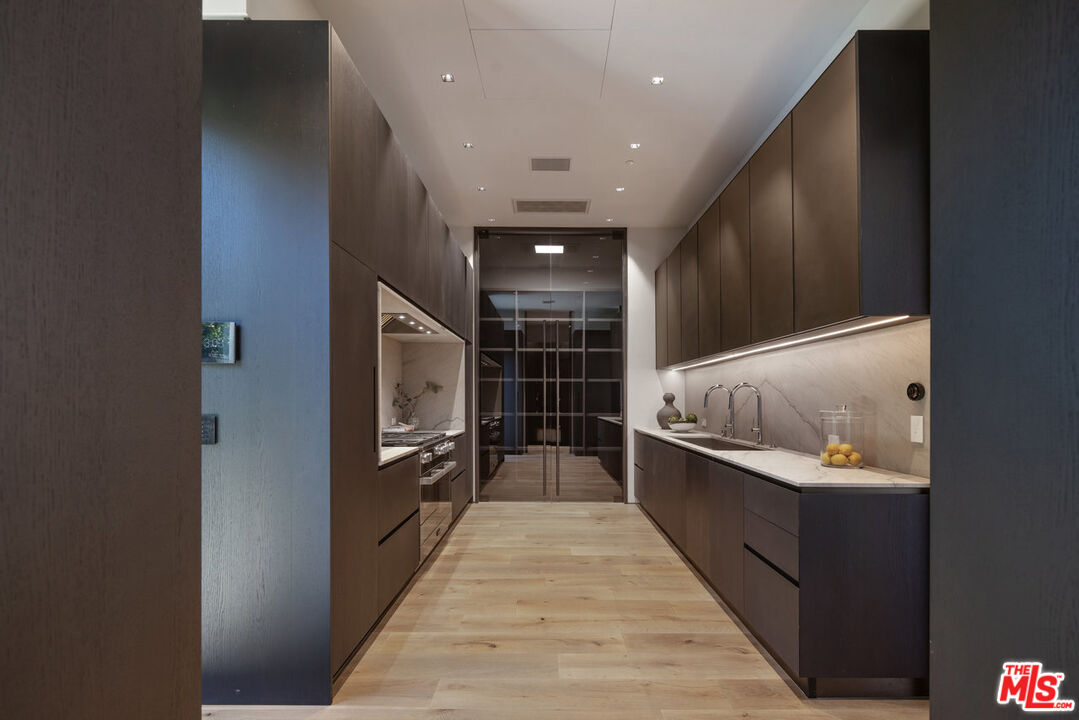 615 North Faring Road Los Angeles, CA 90077 - Photo 5 of 26