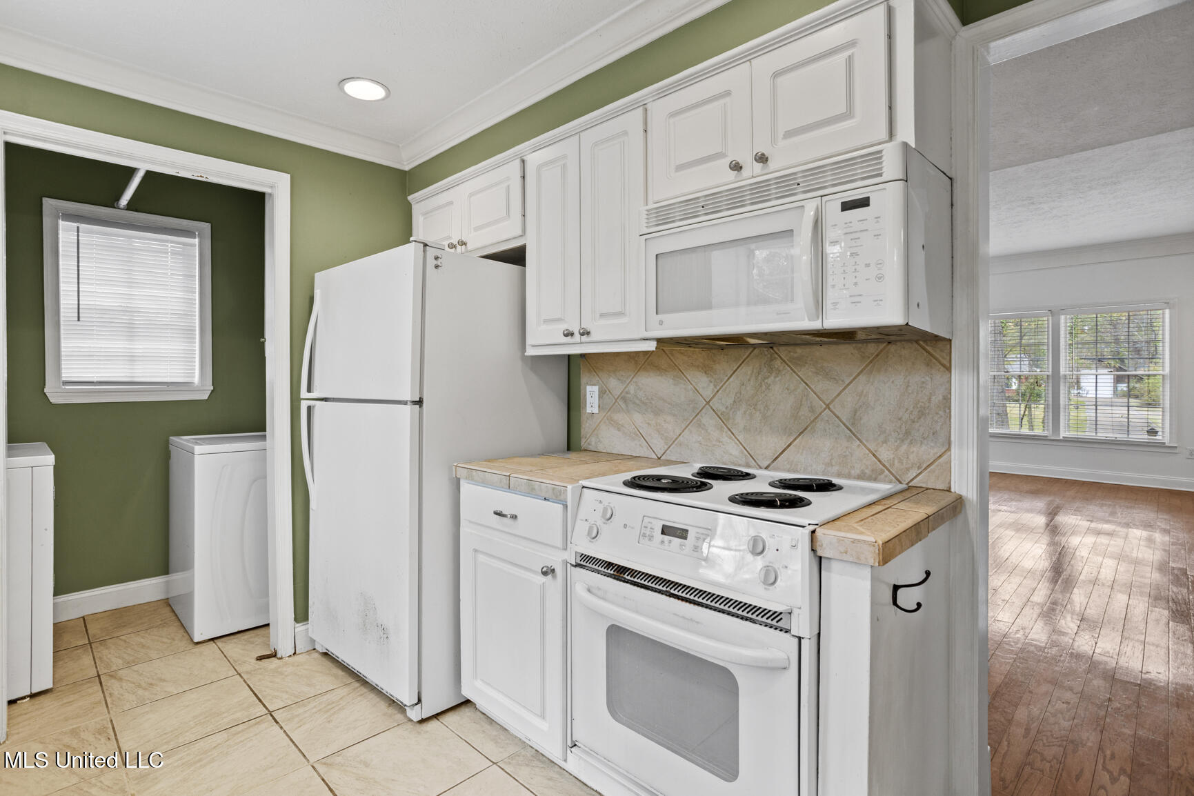 1811 Meadowbrook Road Jackson, MS 39211 - Photo 4 of 10 4