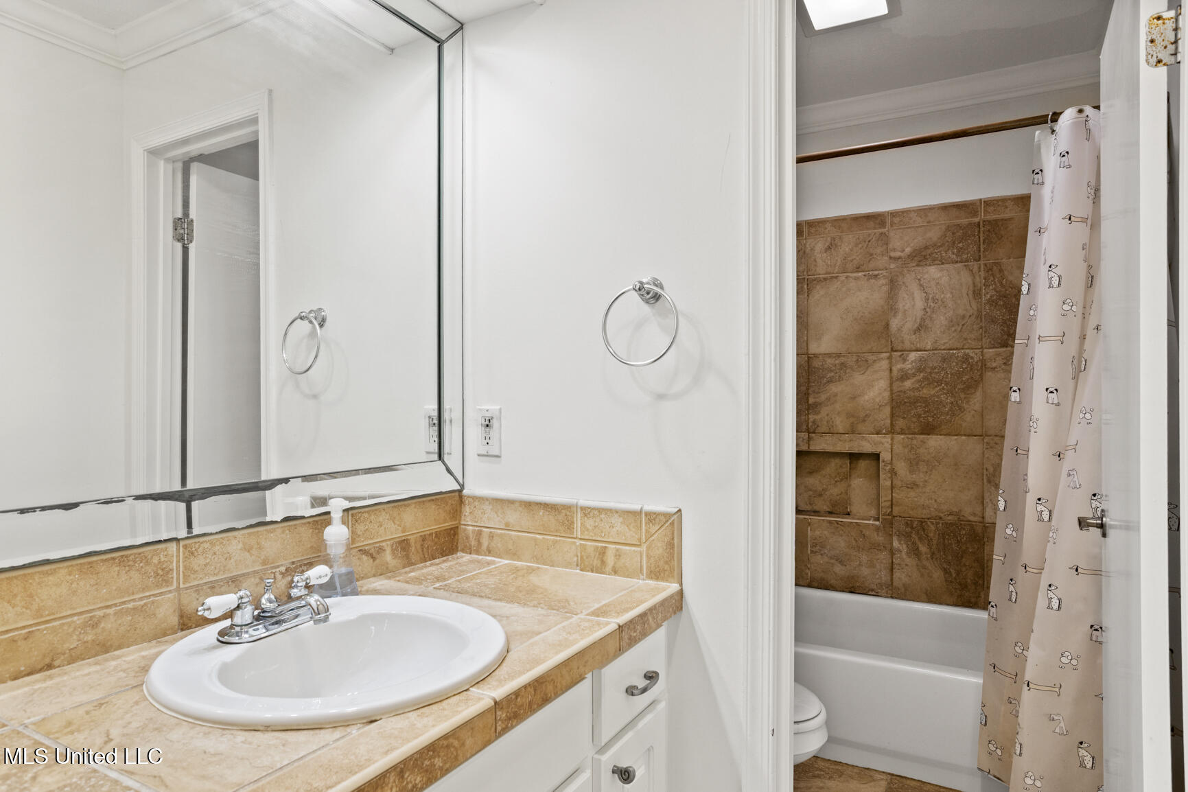 1811 Meadowbrook Road Jackson, MS 39211 - Photo 8 of 10 8