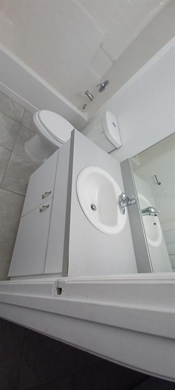 8799 Southwest 66th Avenue Ocala, FL 34476 - Photo 24 of 28 a bathroom with a bathtub and shower