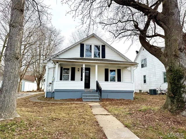 $154,900 | 504 1st Street, Evansville, IL 62242