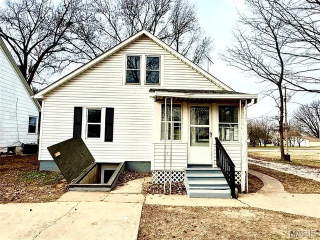 $154,900 | 504 1st Street, Evansville, IL 62242