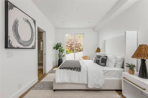 $4,695,000 | 547 Temple Hills Drive, Laguna Beach, CA 92651