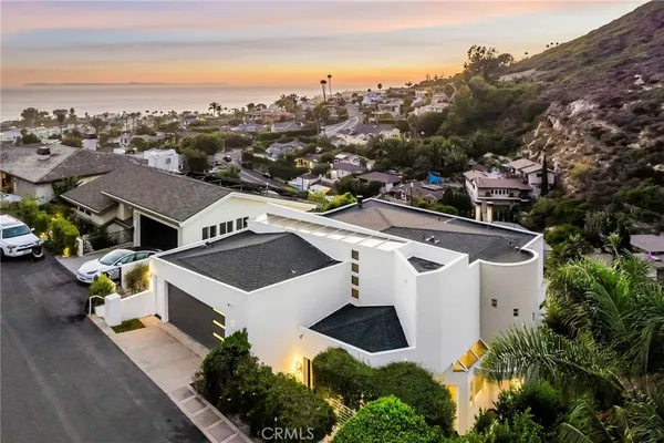 $4,695,000 | 547 Temple Hills Drive, Laguna Beach, CA 92651