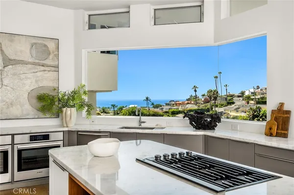 $4,695,000 | 547 Temple Hills Drive, Laguna Beach, CA 92651