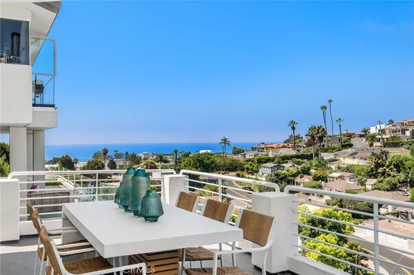 $4,695,000 | 547 Temple Hills Drive, Laguna Beach, CA 92651