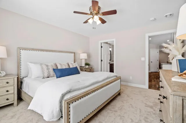 $389,900 | 2327 17th Avenue East, North St. Paul, MN 55109