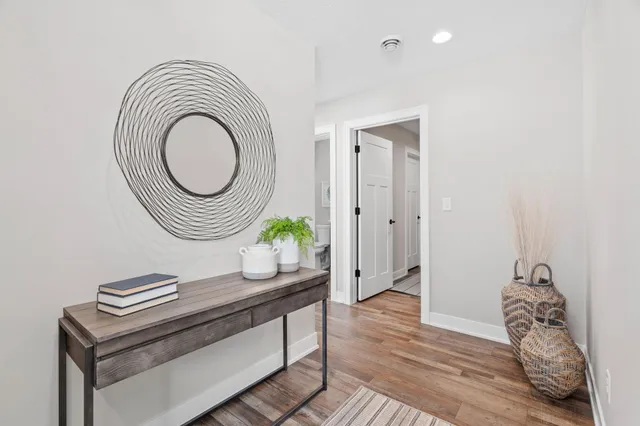 $389,900 | 2327 17th Avenue East, North St. Paul, MN 55109