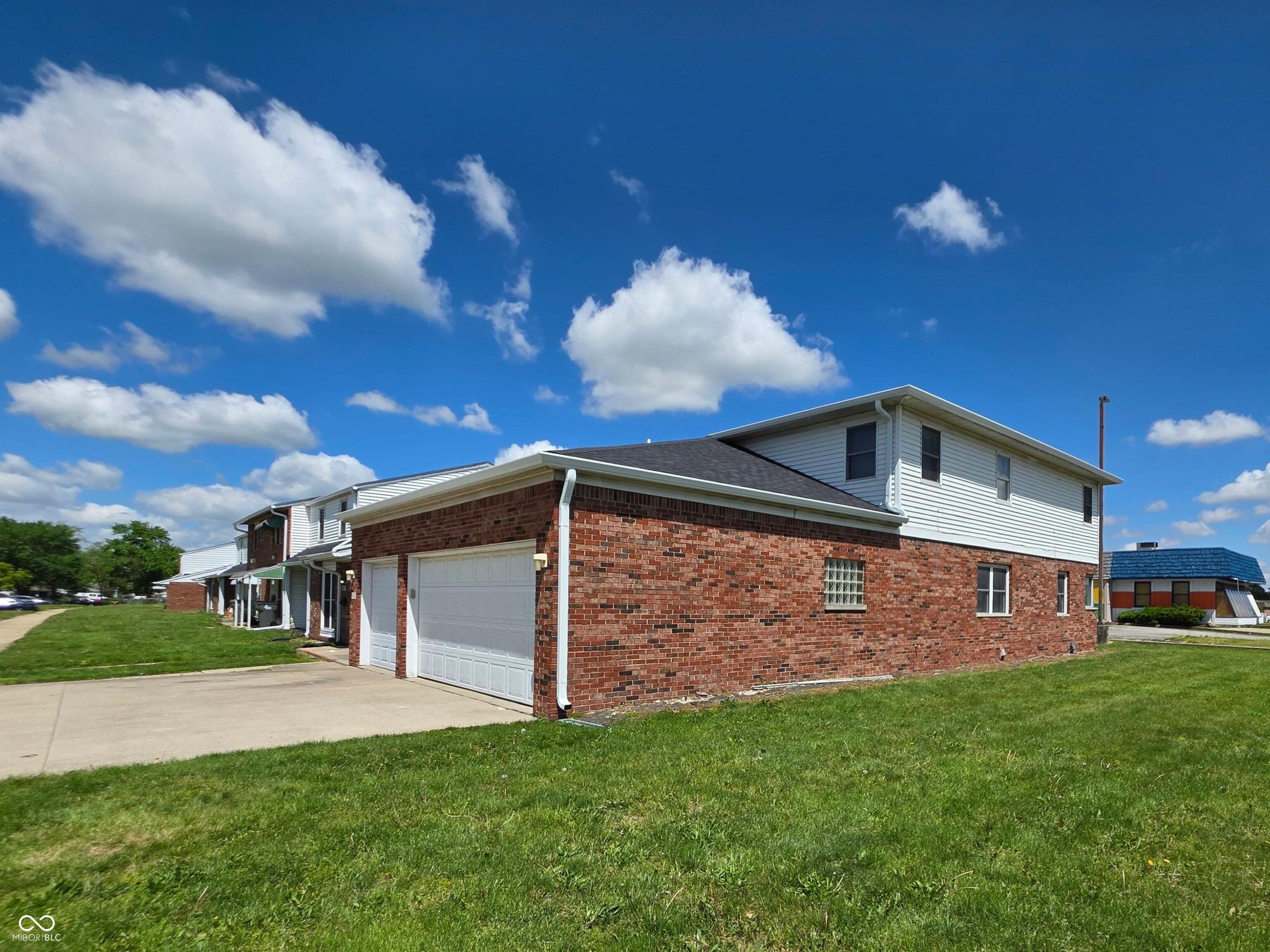3803 Biscayne Road Indianapolis, IN 46226 - Photo 2 of 31