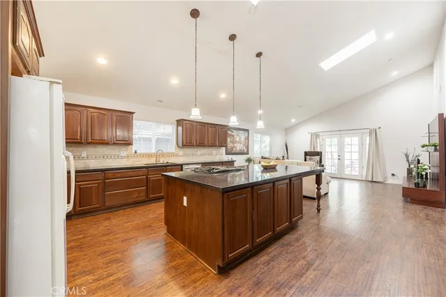 $1,295,000 | 7449-7451 Alabama Avenue, Canoga Park, CA 91303