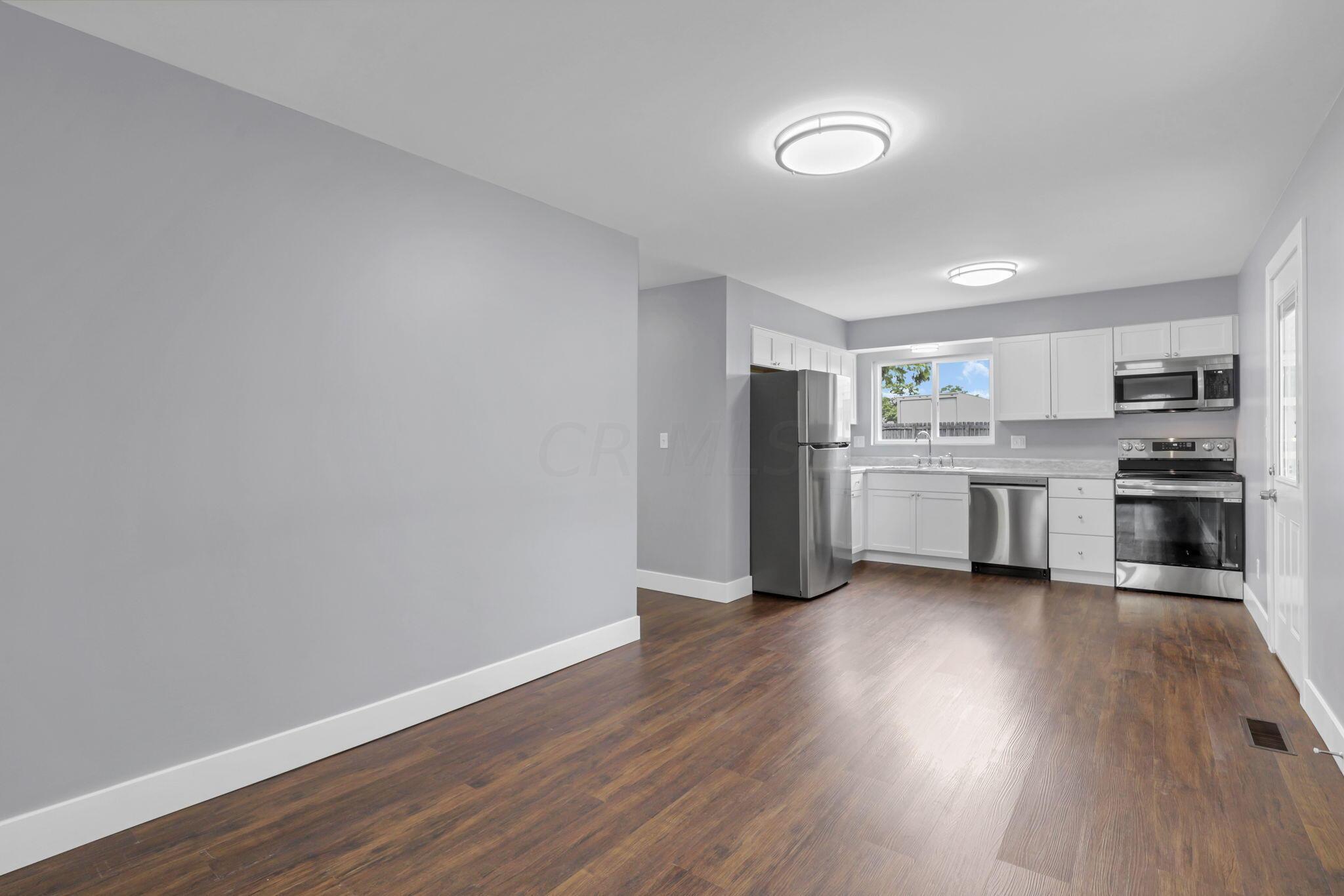 473 Smith Road Columbus, OH 43228 - Photo 20 of 45 Dining Area