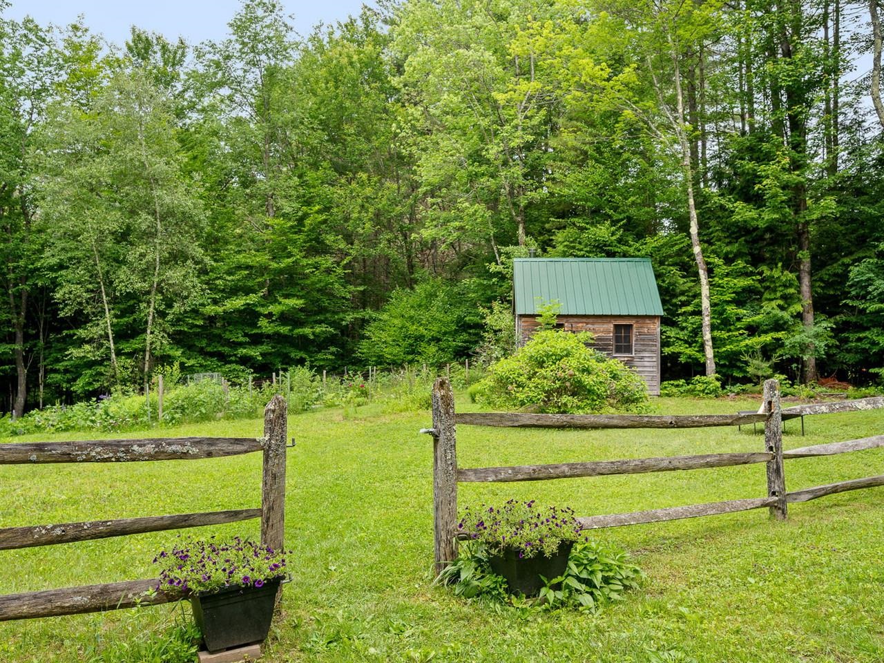 98 Leary Road Jericho, VT 05465 - Photo 4 of 47
