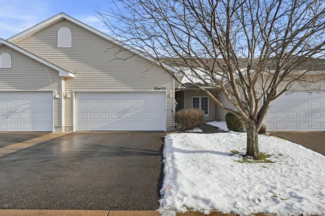 $299,900 | 20452 Cypress Drive, Farmington, MN 55024