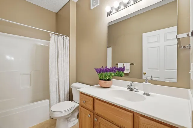 $299,900 | 20452 Cypress Drive, Farmington, MN 55024