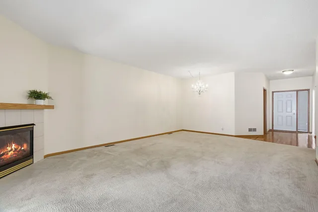 $299,900 | 20452 Cypress Drive, Farmington, MN 55024