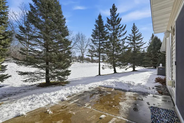 $299,900 | 20452 Cypress Drive, Farmington, MN 55024