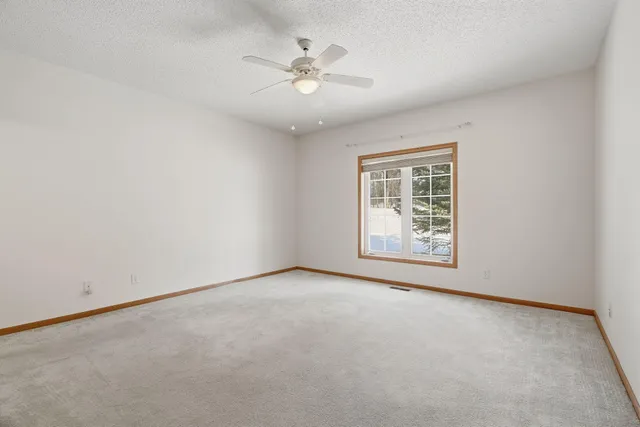 $299,900 | 20452 Cypress Drive, Farmington, MN 55024