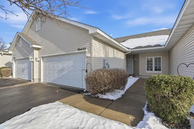 $299,900 | 20452 Cypress Drive, Farmington, MN 55024