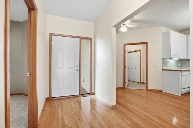 $299,900 | 20452 Cypress Drive, Farmington, MN 55024