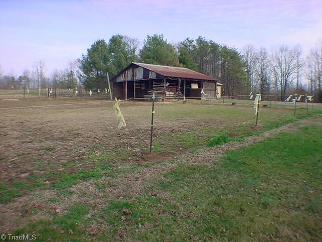 2975 Rome Anthony Road Yadkinville, NC 27055 - Photo 4 of 13 Gallery Image 4