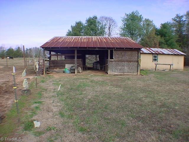 2975 Rome Anthony Road Yadkinville, NC 27055 - Photo 6 of 13 Gallery Image 6