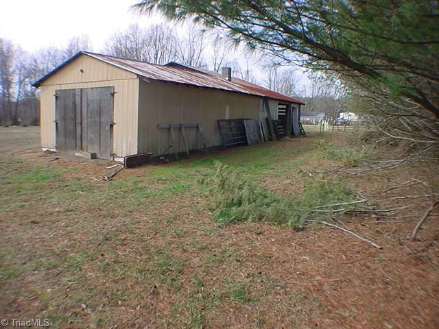 2975 Rome Anthony Road Yadkinville, NC 27055 - Photo 9 of 13 Gallery Image 9