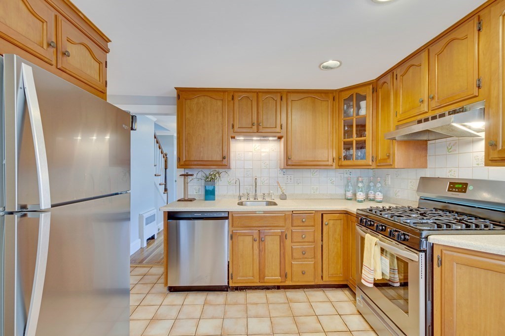 41 Sargent Road Winchester, MA 01890 - Photo 8 of 30