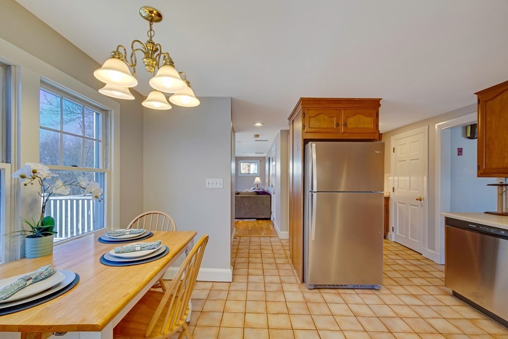 41 Sargent Road Winchester, MA 01890 - Photo 9 of 30
