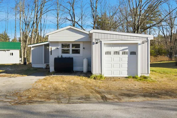 $159,900 | 174 South Stark Highway, Unit 1, Weare, NH 03281