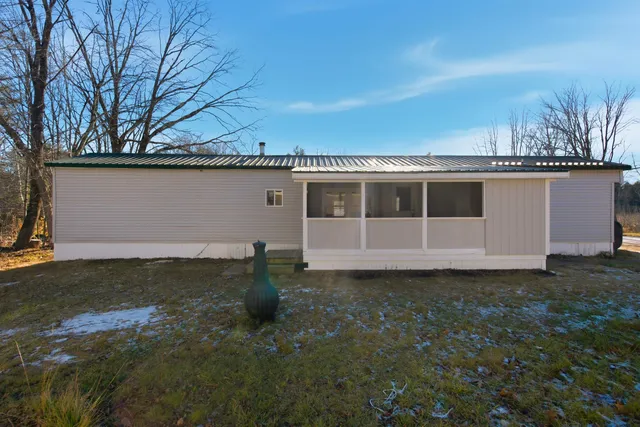 $170,000 | 174 South Stark Highway, Unit 1, Weare, NH 03281