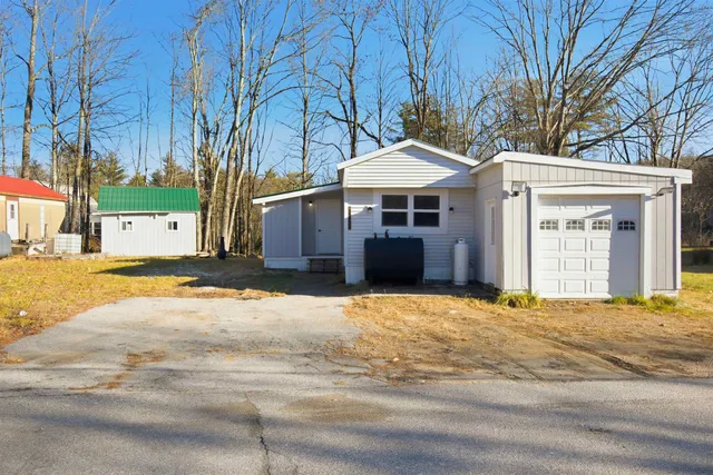 $170,000 | 174 South Stark Highway, Unit 1, Weare, NH 03281