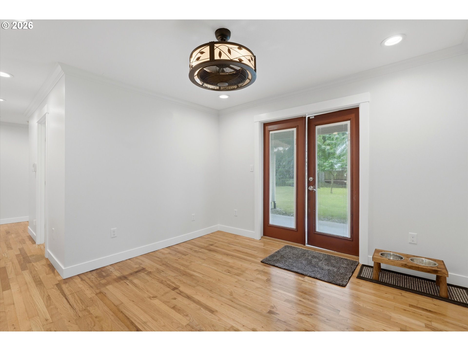 4621 Ohio Street Longview, WA 98632 - Photo 14 of 29 an empty room with a window