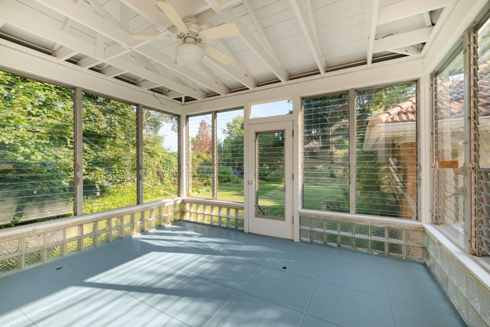 693 Sheridan Road Wilmette, IL 60091 - Photo 33 of 45 a view of a porch with a large window
