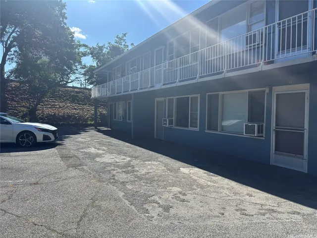 $1,200 | 2904 Varsity Circle, Unit 3, Honolulu, HI 96826