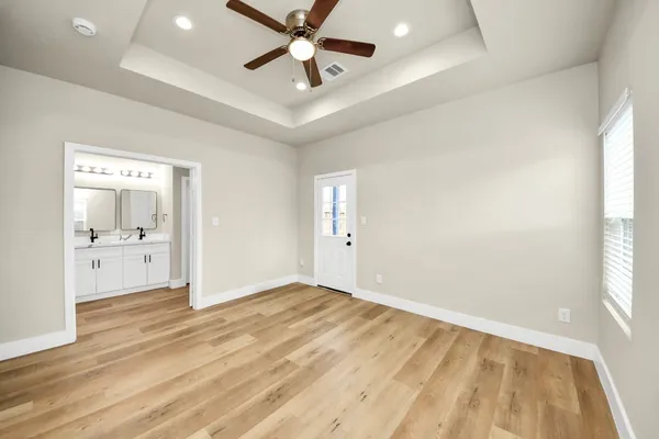 $2,000 | 5211 Amy Street, Unit B, Houston, TX 77028
