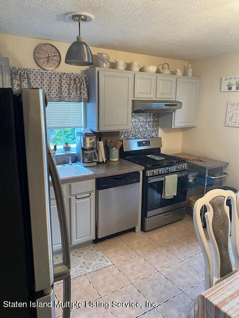 347 Willowbrook Road Staten Island, NY 10314 - Photo 7 of 31 kitchen4