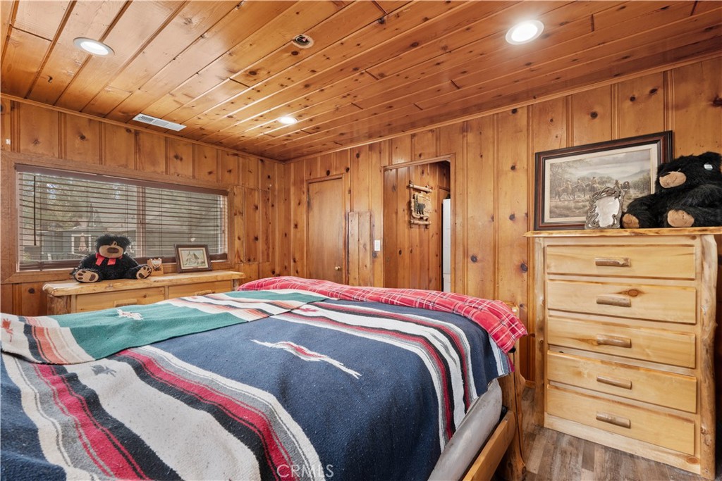 1116 Lark Road Wrightwood, CA 92397 - Photo 32 of 41 Gallery Image 32