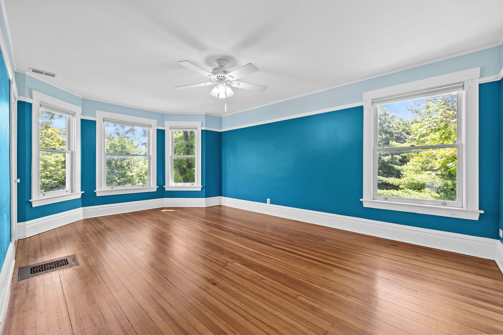 350 North Delaplaine Road Riverside, IL 60546 - Photo 23 of 50 Gallery Image 23