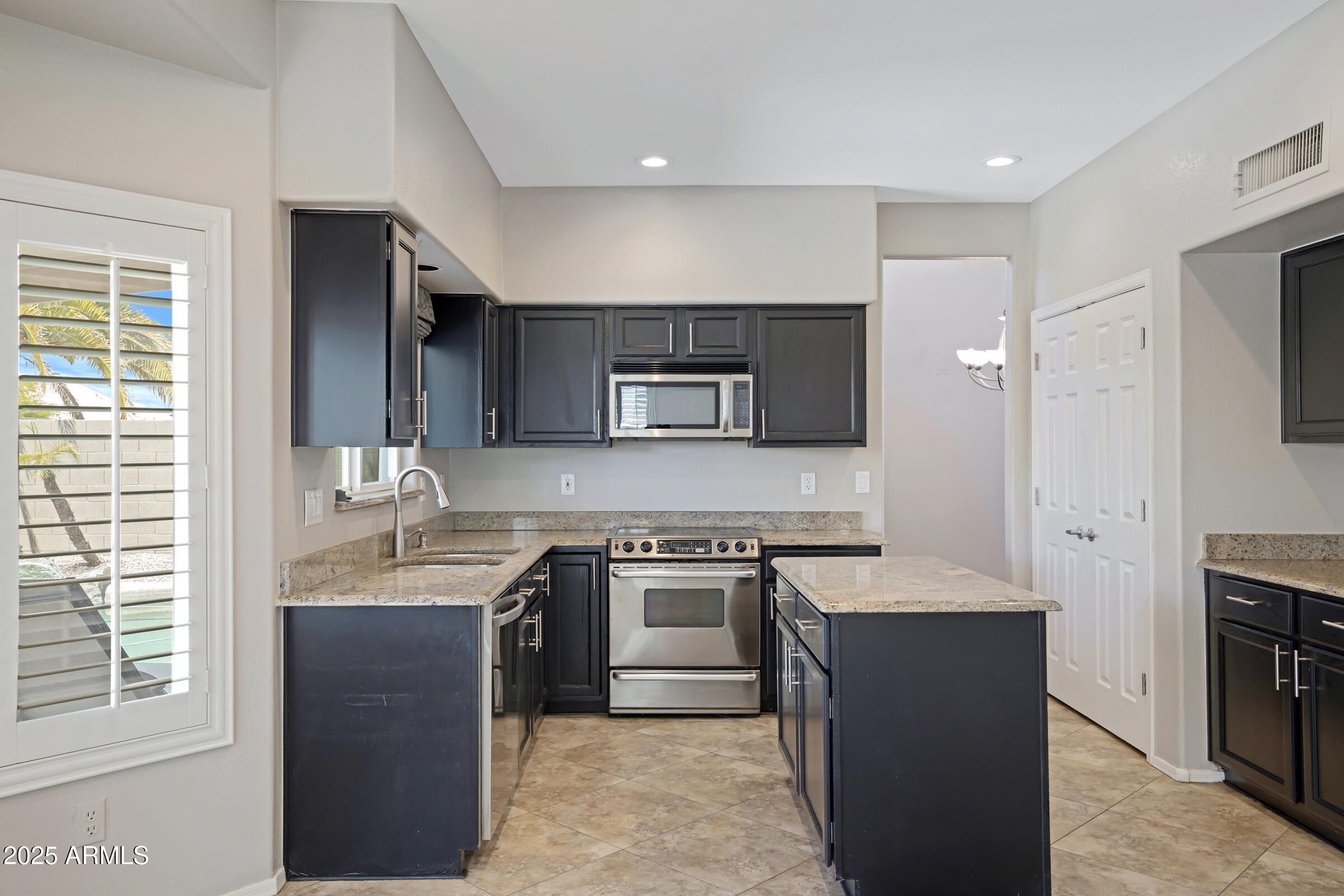 4207 East Rockledge Road Phoenix, AZ 85044 - Photo 22 of 56 4207 E Rockledge Rd-18
