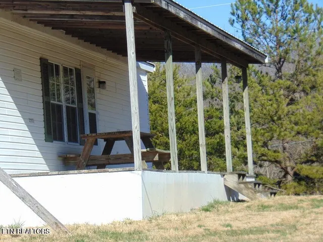 $225,000 | 309 Elizabeth Russell Lane, Speedwell, TN 37870