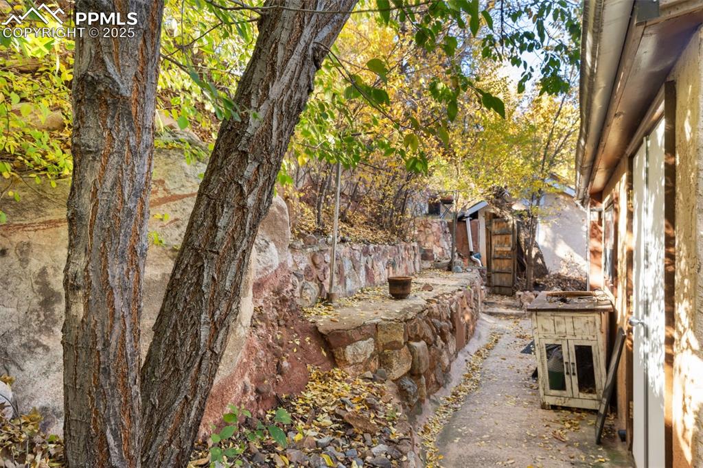 5 Narrows Road Manitou Springs, CO 80829 - Photo 4 of 27